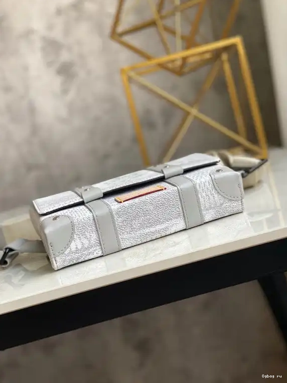 VUITTON SLINGBAG LOUIS TRUNK 0430
